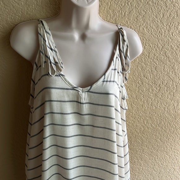 Linen style maxi length striped dress - Picture 1 of 5